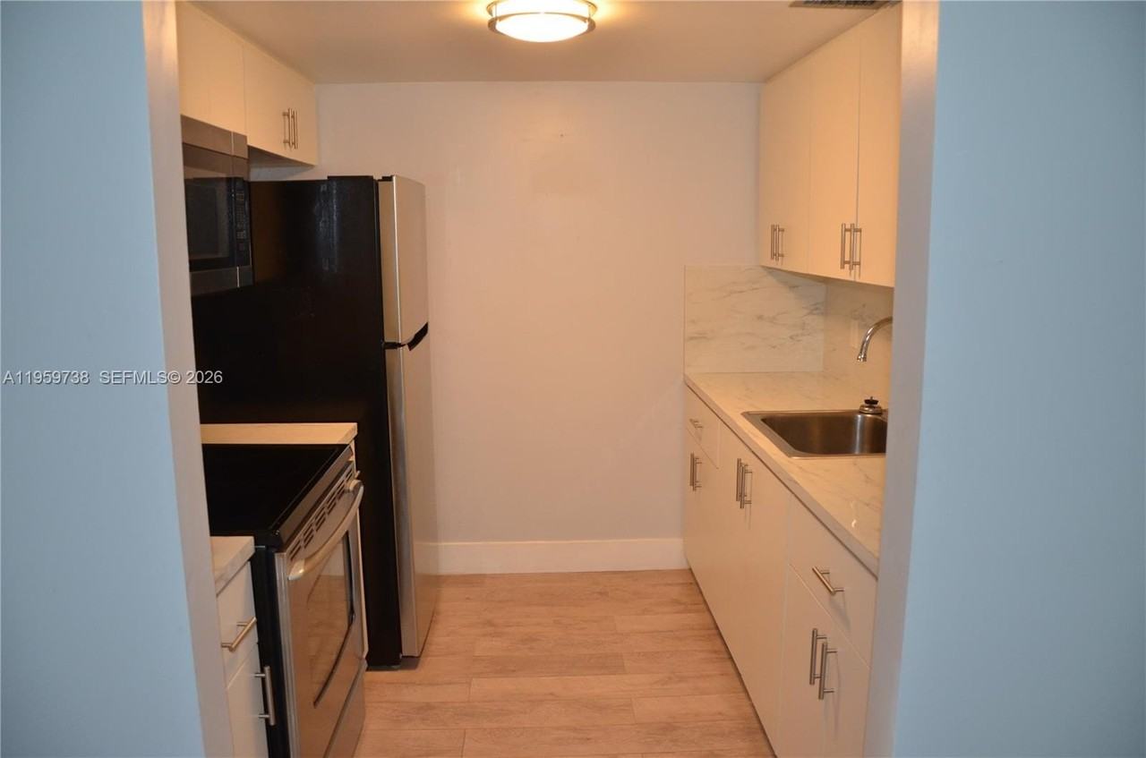 13475 Sw 9th St #407A - Photo 4 of 15