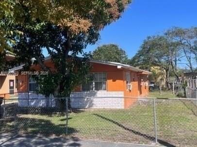 2545 York St #A - Photo 2 of 7