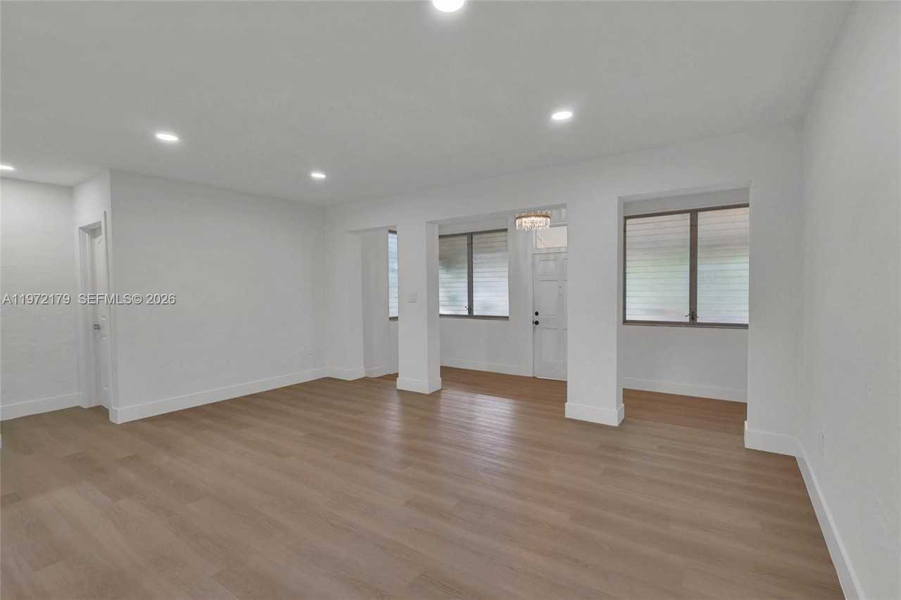 5111 Sw 73rd Ter #0 - Photo 7 of 31