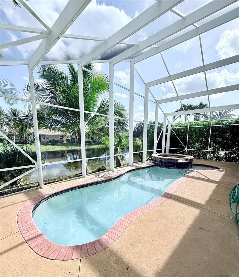 5089 Nw 121st Dr - Photo 2 of 25