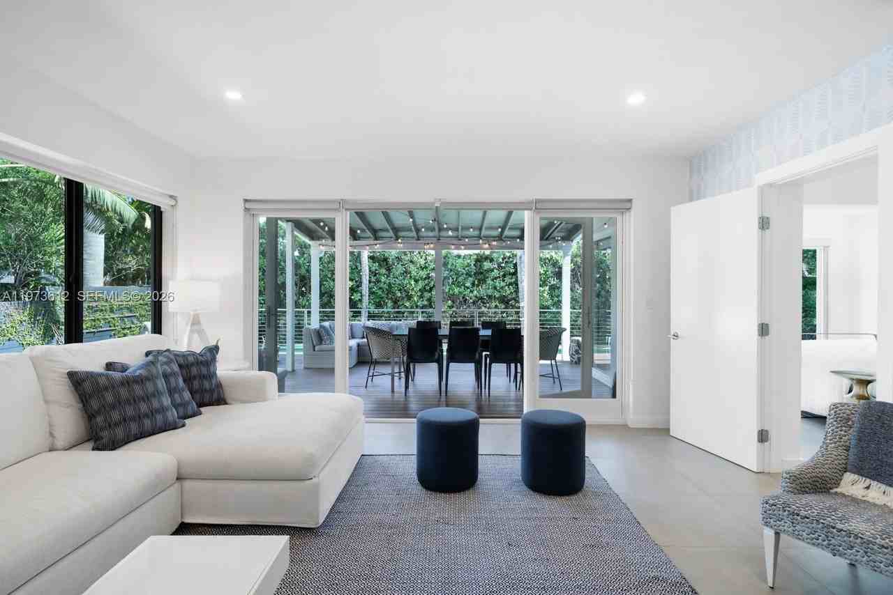 114 5th Di Lido Ter - Photo 3 of 28