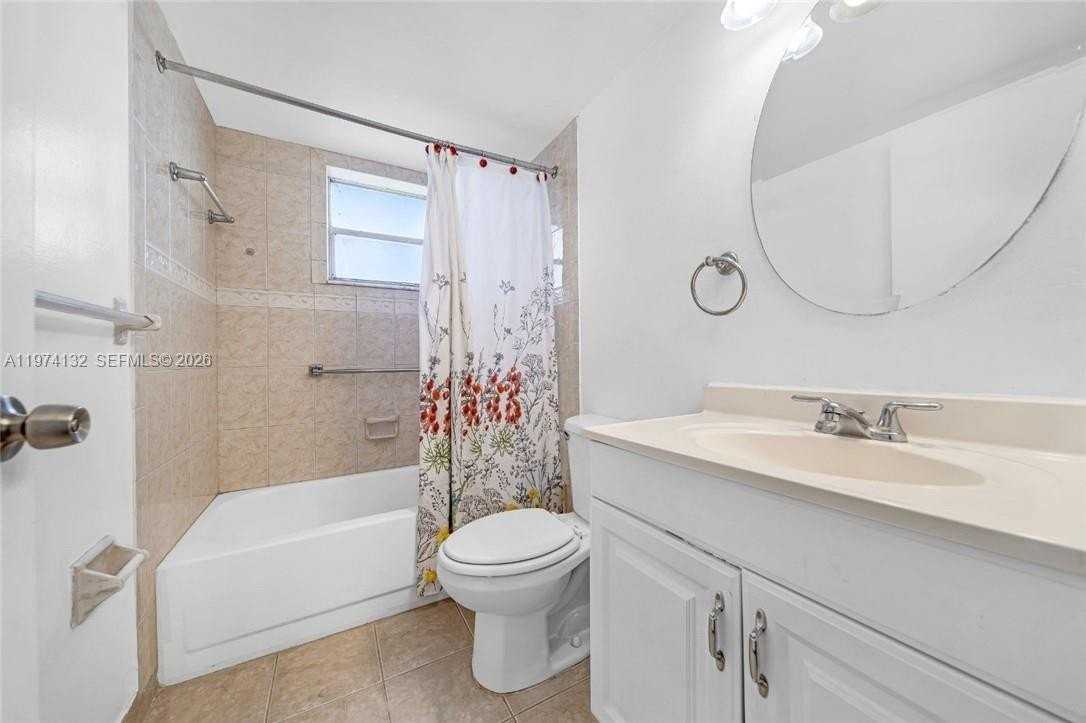 4149 Nw 90th Ave #202 - Photo 5 of 10