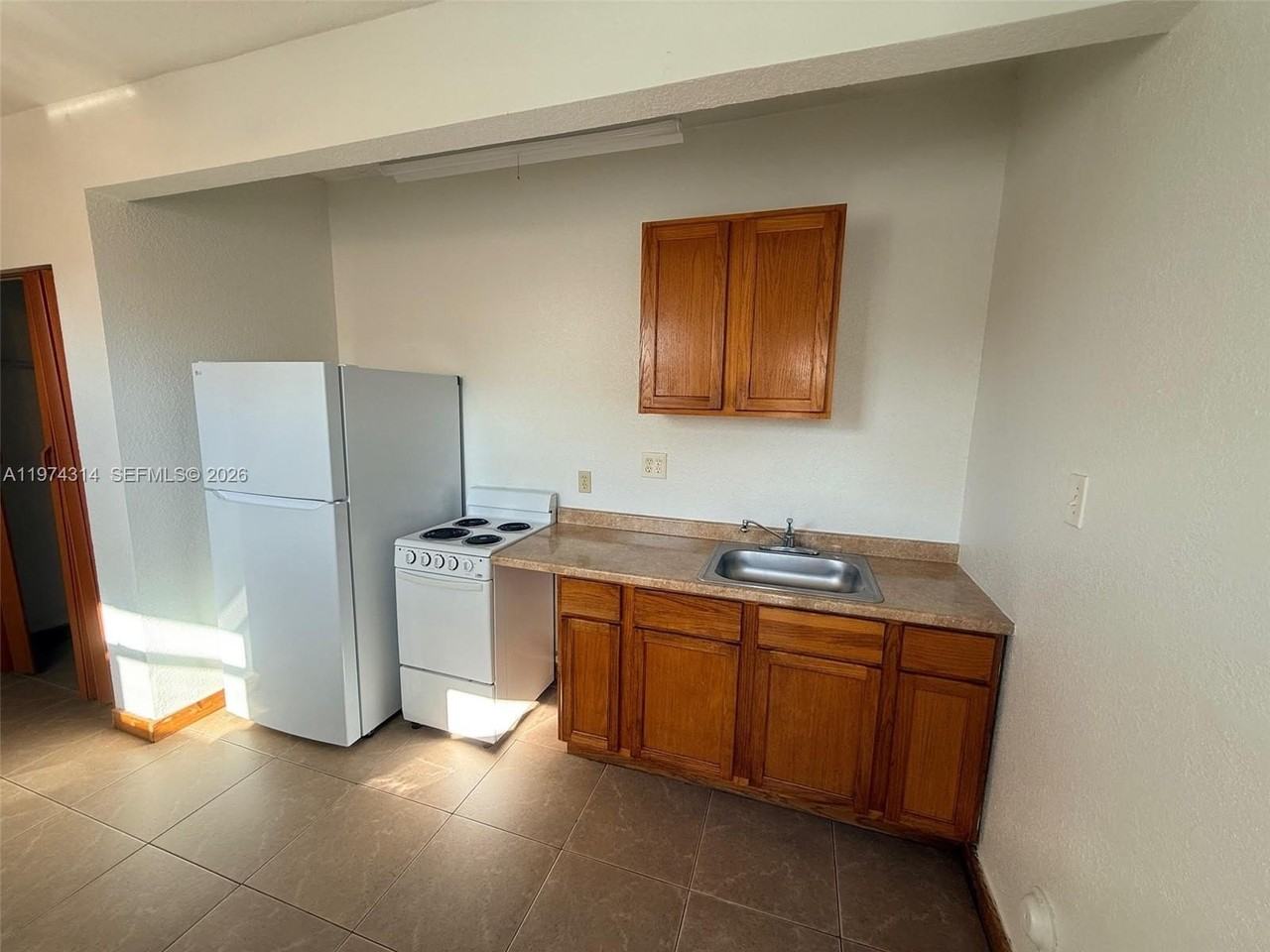 1612 Ne 169th St #1 - Photo 3 of 11