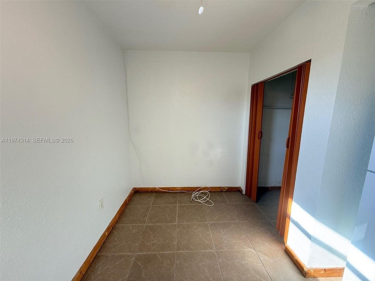 1612 Ne 169th St #1 - Photo 4 of 11