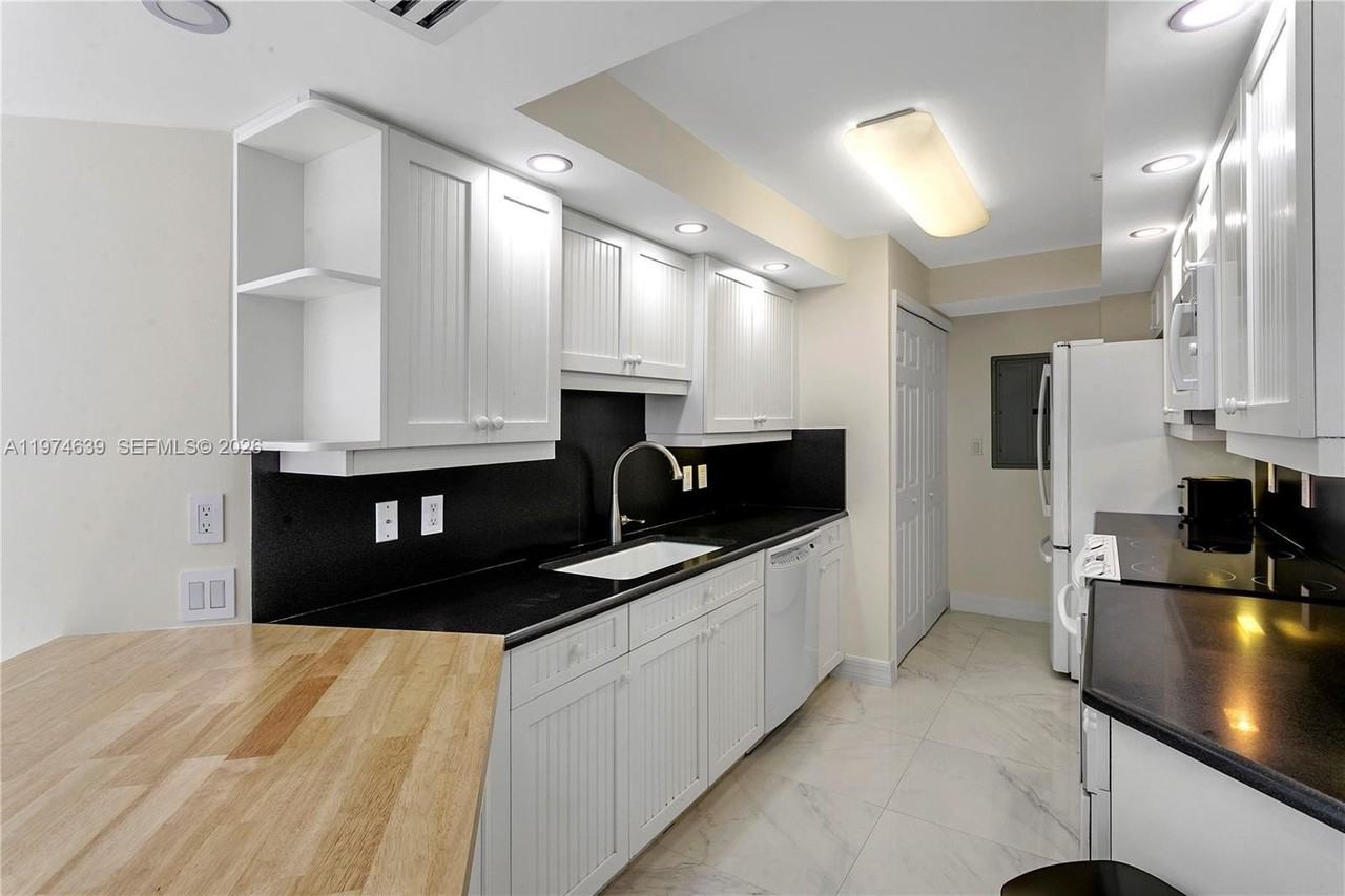 3000 N Ocean Dr #41F - Photo 7 of 33