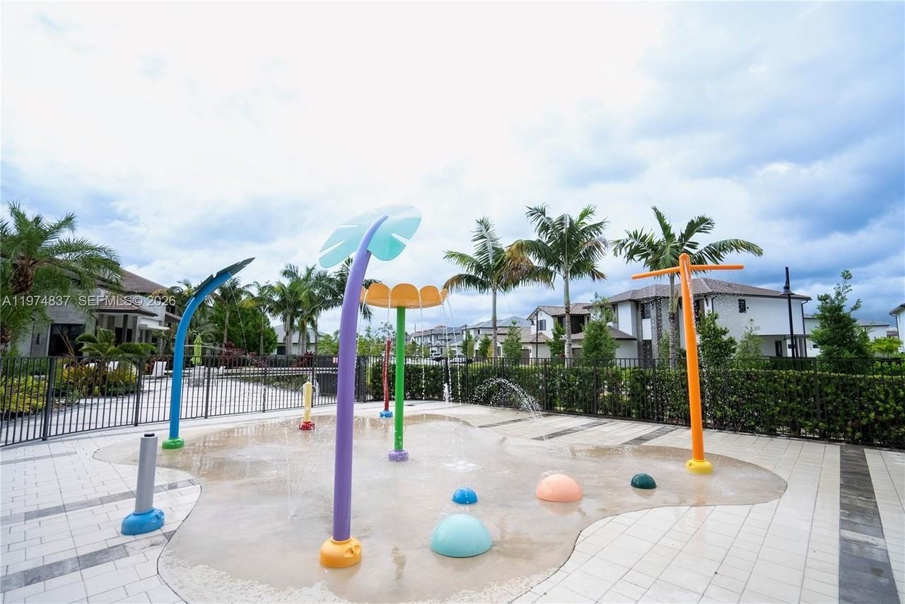 4700 Nw 84th Ave #16 - Photo 6 of 11