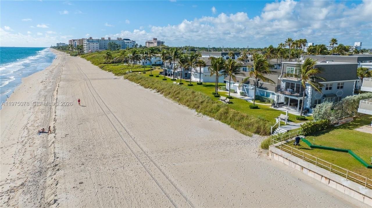 1194 Hillsboro Mile #1 - Photo 5 of 50