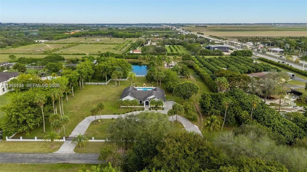 17795 Sw 158th St #17795 - Photo 3 of 31