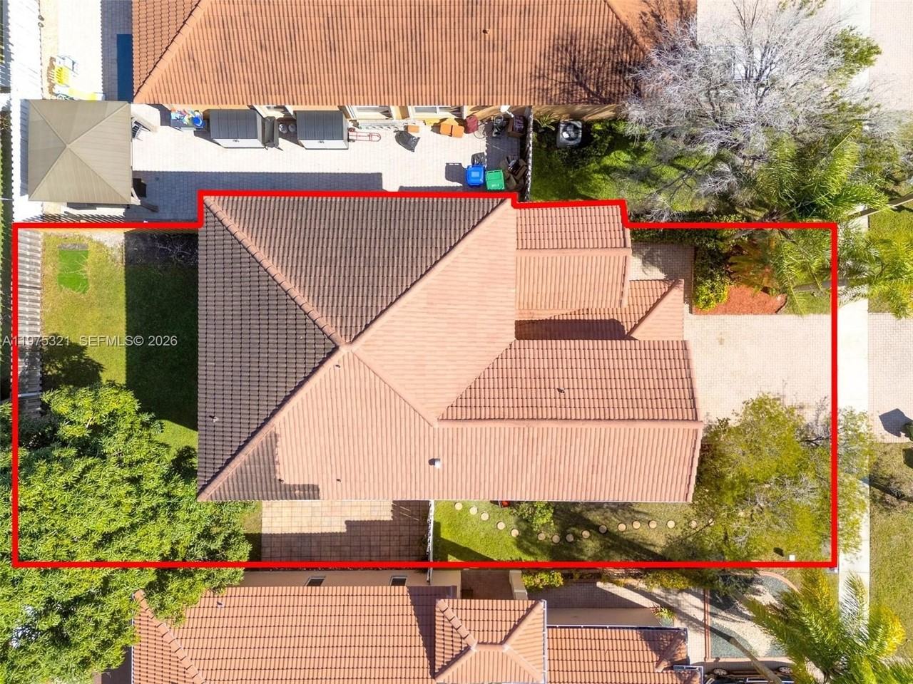 19249 Nw 13th St #1 - Photo 3 of 47