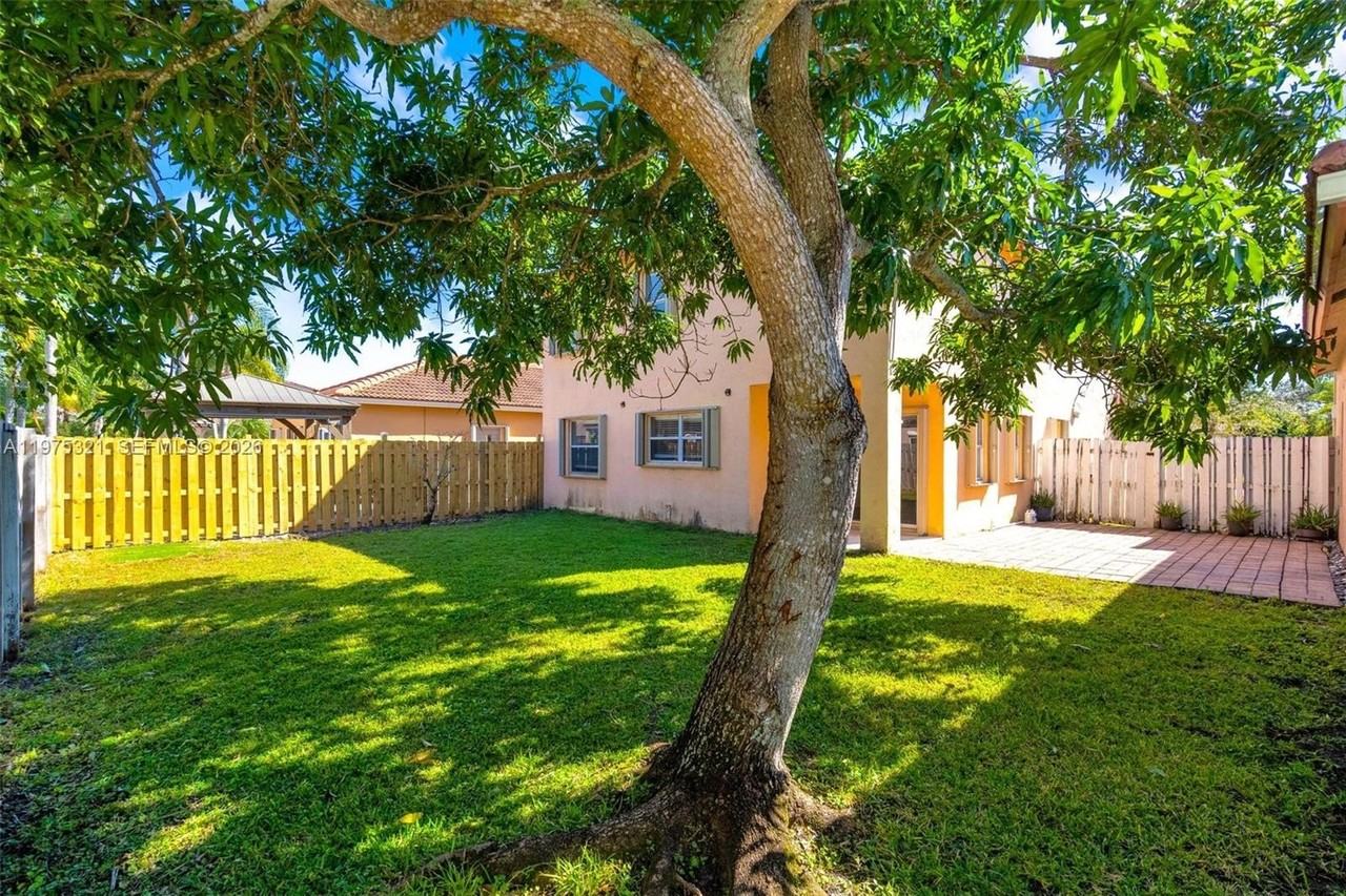 19249 Nw 13th St #1 - Photo 6 of 47