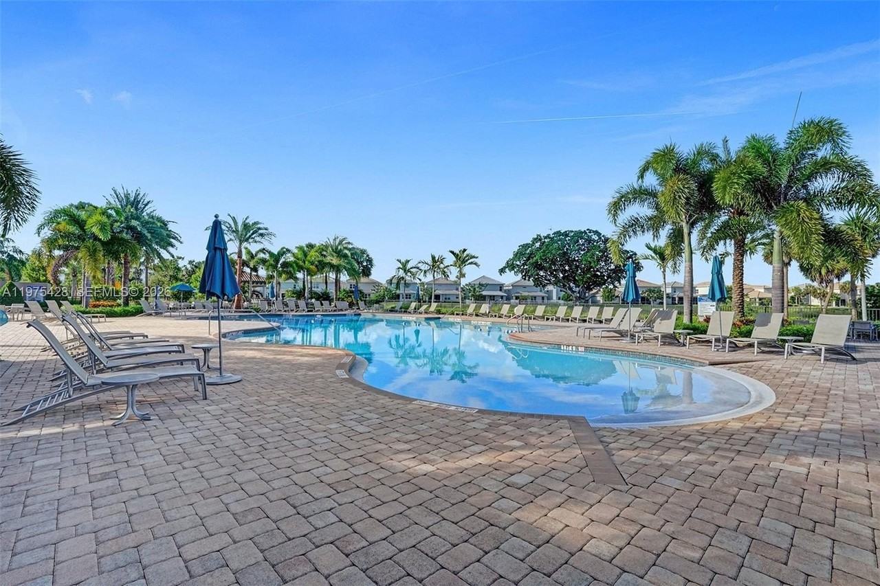 4764 Eucalyptus Dr - Photo 5 of 50