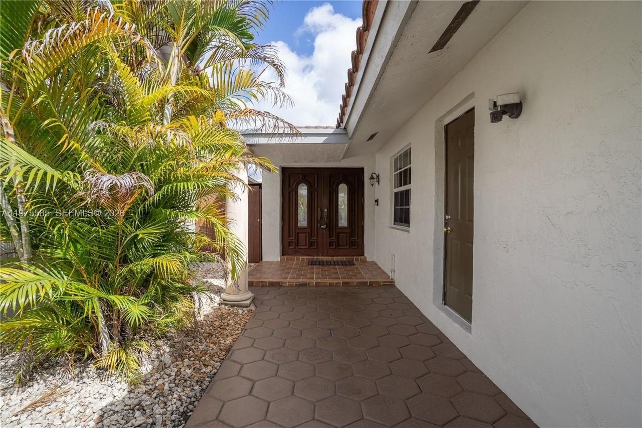 1457 Sw 136th Pl - Photo 3 of 25