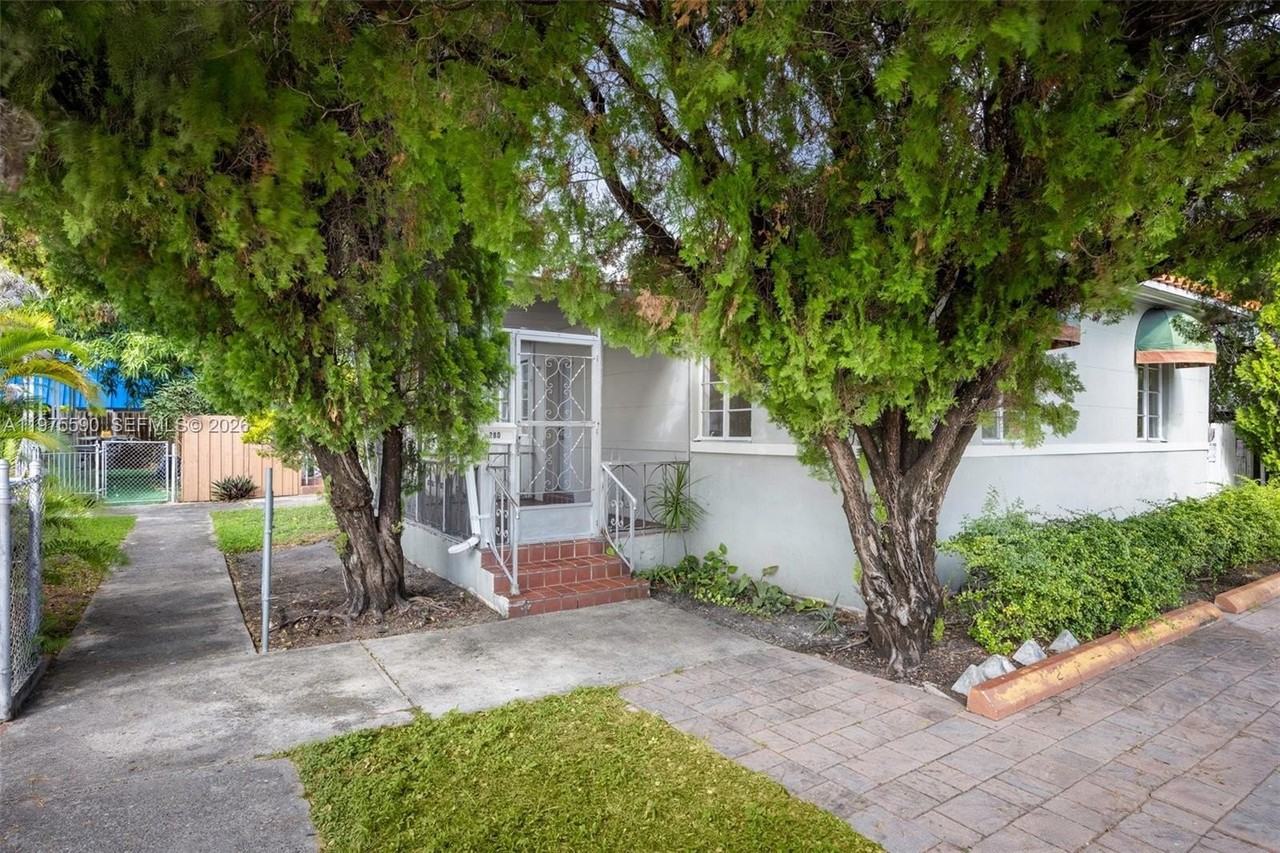 282 Nw 41st Ave #282 - Photo 2 of 15