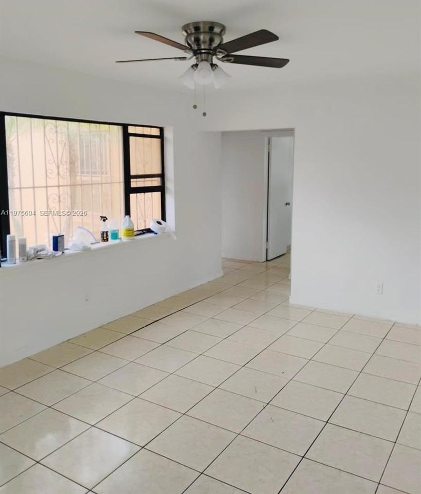 1590 Ne 161st St - Photo 7 of 10