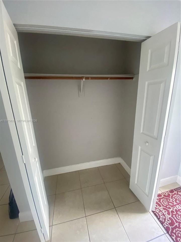 13707 Sw 51st Ter - Photo 4 of 36