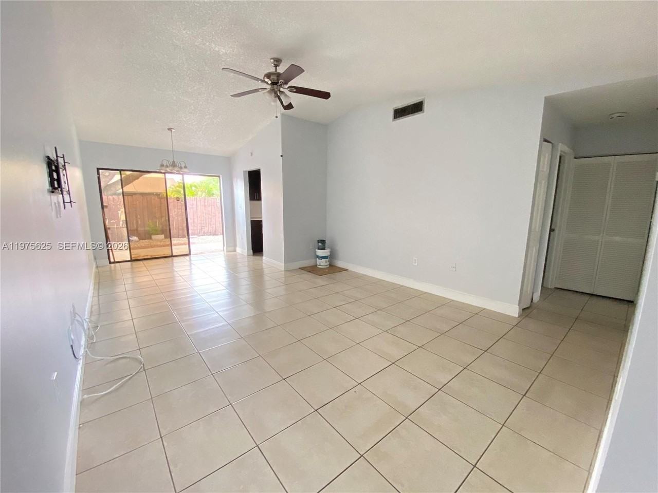 13707 Sw 51st Ter - Photo 7 of 36