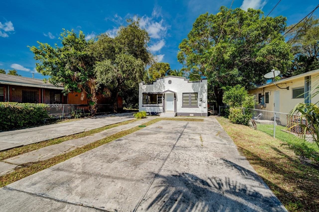 829 Nw 56th St #829 - Photo 4 of 25