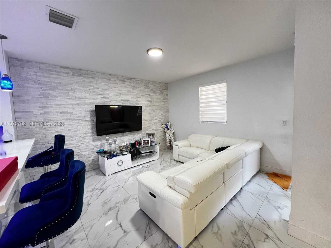 748 Ne 34th Ave #748 - Photo 7 of 23