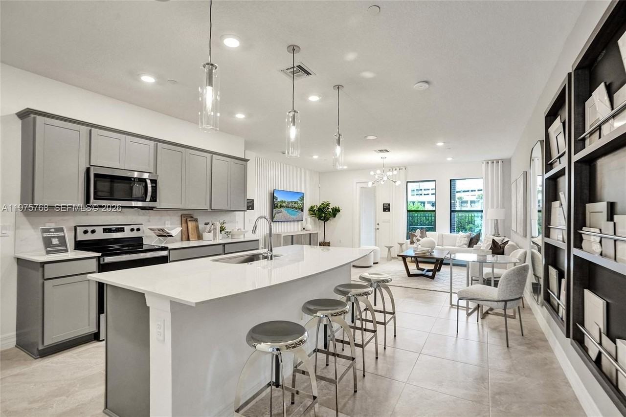 8339 Nw 7th Pl - Photo 4 of 27