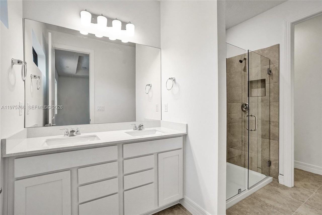 8339 Nw 7th Pl - Photo 5 of 27