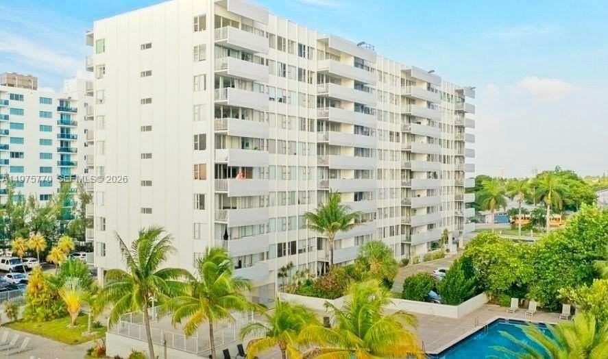 7545 E Treasure Dr #3I - Photo 2 of 13