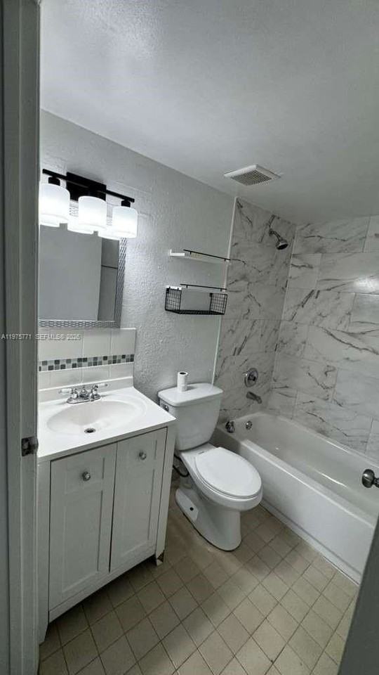 7020 Nw 179th St #109 - Photo 5 of 6