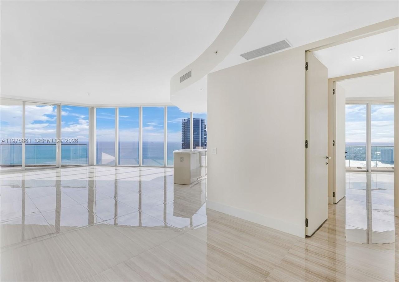 18975 Collins Ave #4604 - Photo 5 of 38