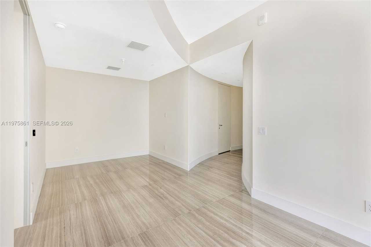 18975 Collins Ave #4604 - Photo 6 of 38