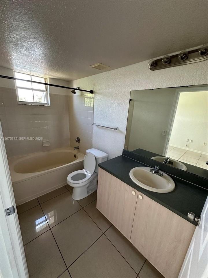 2303 Belmont Ln #2303 - Photo 5 of 5