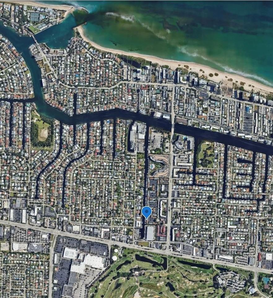 2533 Ne 15th St - Photo 3 of 45