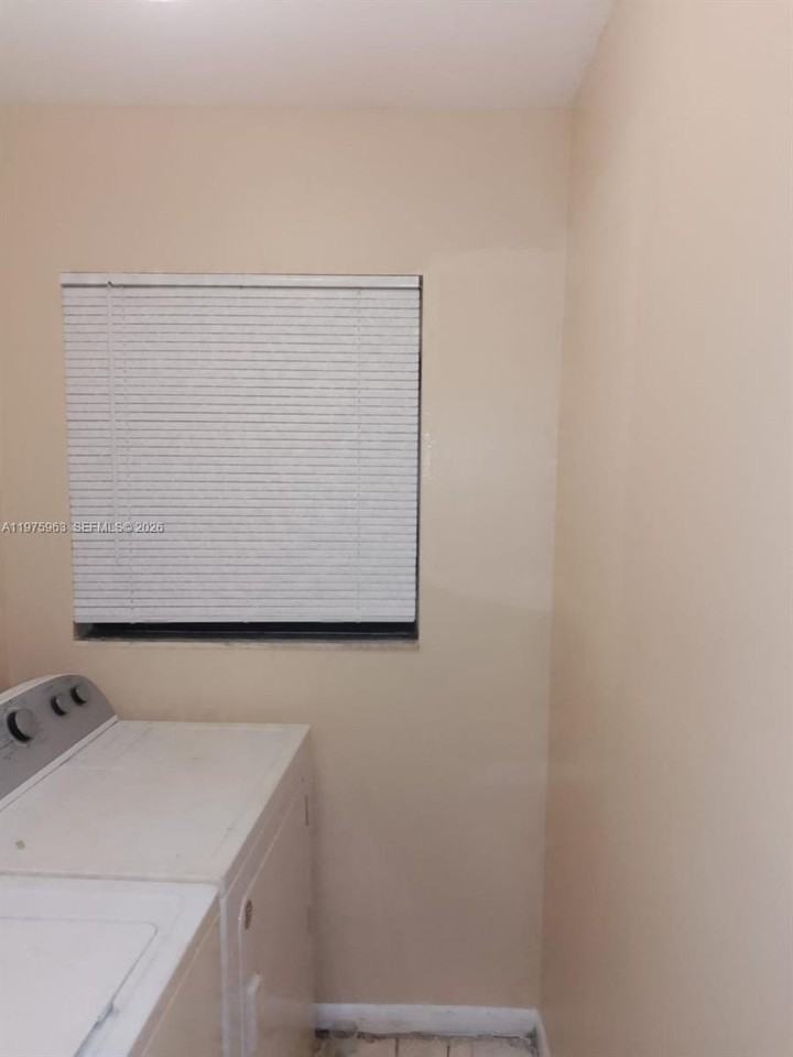 11616 Nw 35th Ct #A2 - Photo 5 of 18