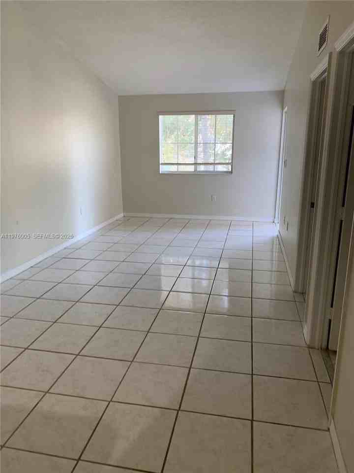 1250 Se 29th St #205-58 - Photo 3 of 12