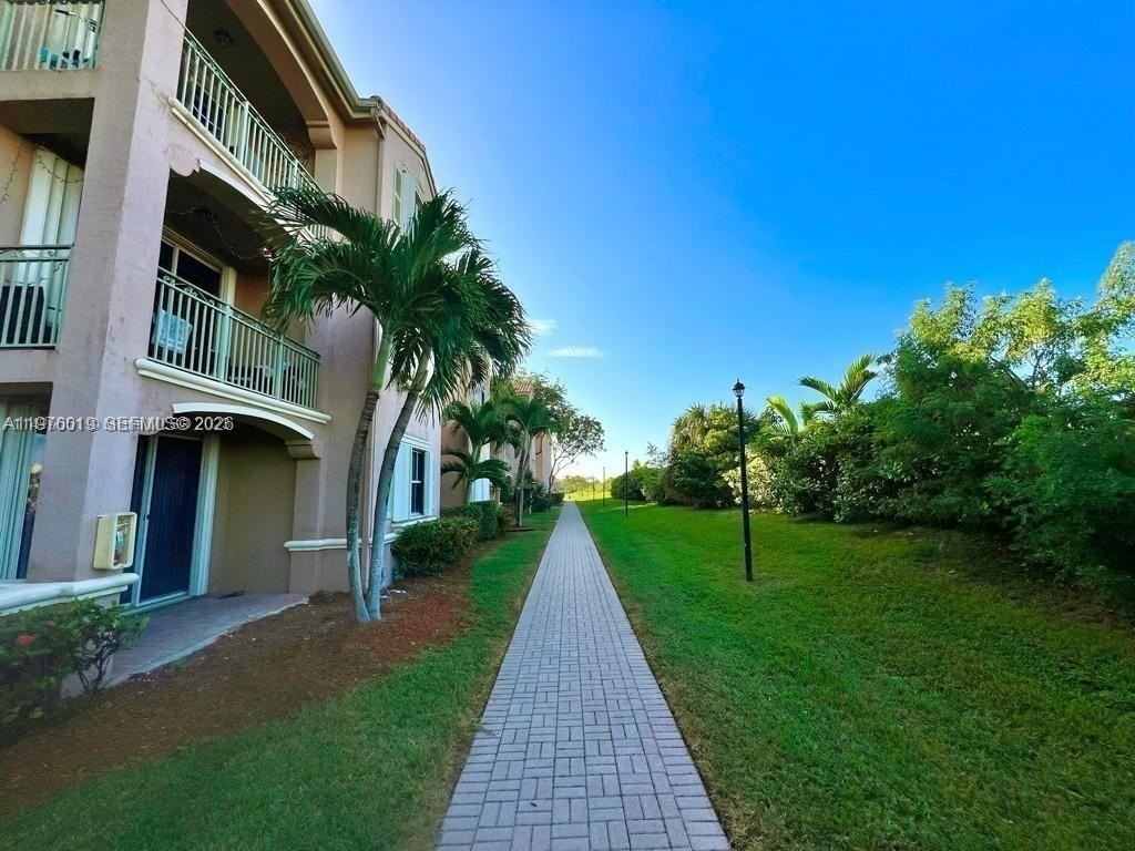 6560 Nw 114th Ave #527 - Photo 4 of 6