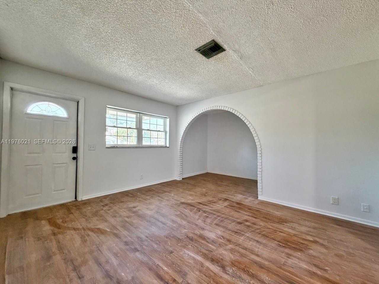 7212 Sw 3rd Ct - Photo 2 of 19