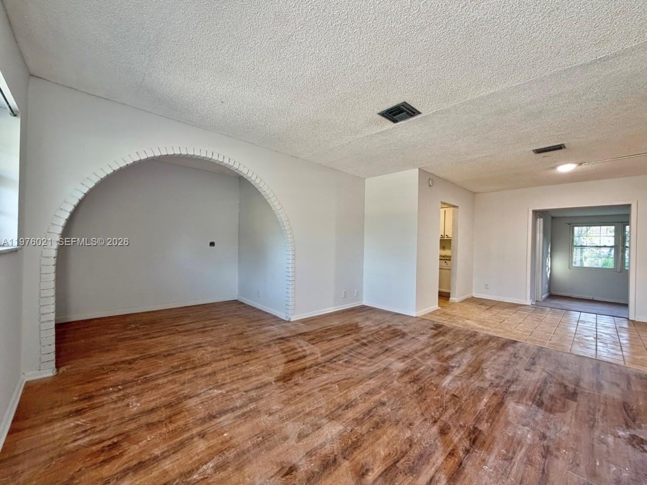 7212 Sw 3rd Ct - Photo 3 of 19