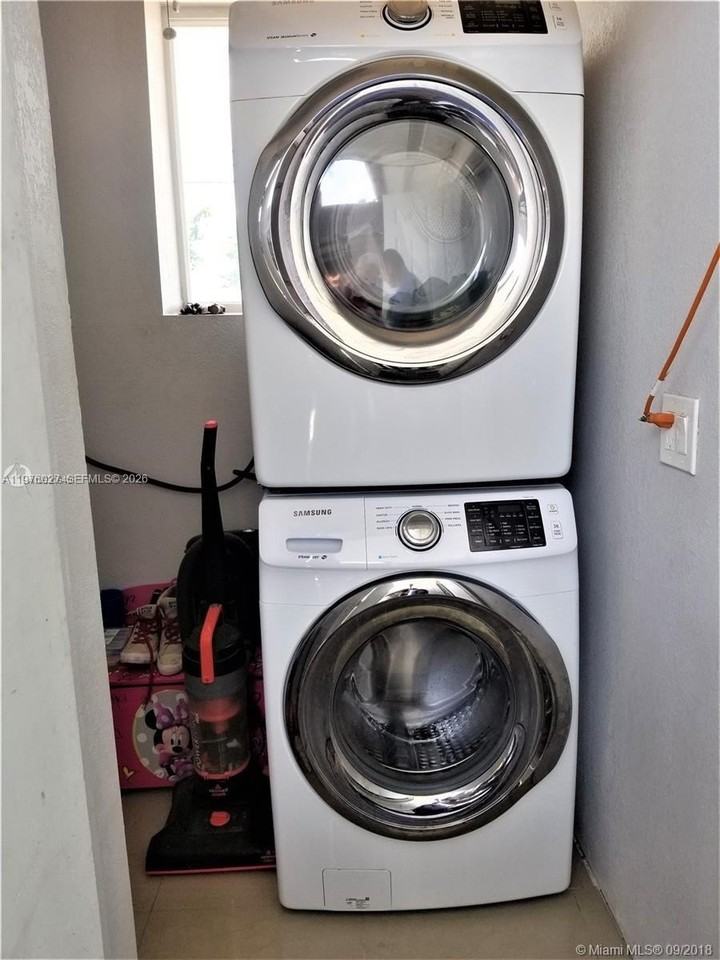 6744 Sw 21st St - Photo 6 of 7