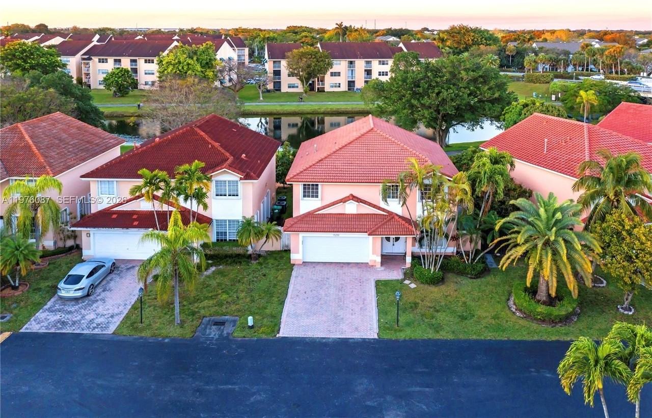 15255 Sw 108th Ter - Photo 2 of 37