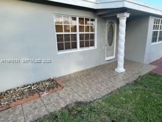 3121 Ne 12th Ave #1 - Photo 2 of 9