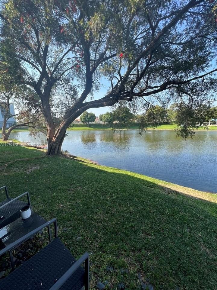 5533 Courtyard Dr #5533 - Photo 2 of 24