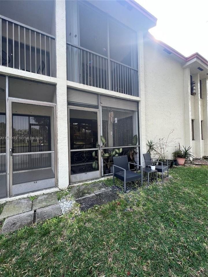 5533 Courtyard Dr #5533 - Photo 4 of 24