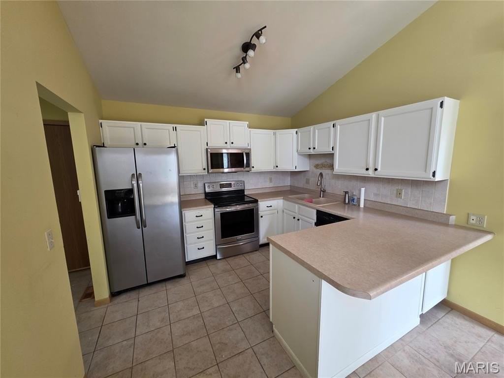 3935 Rhine Ct - Photo 6 of 18