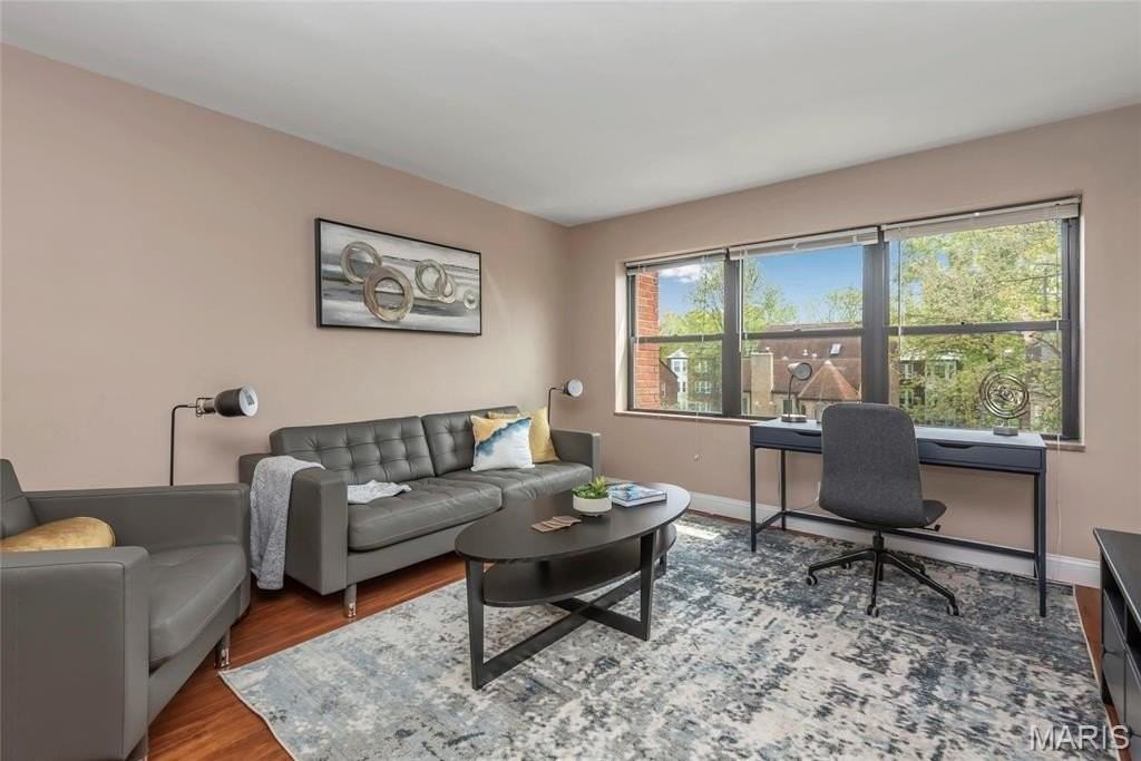 7553 Buckingham Dr - Photo 3 of 17