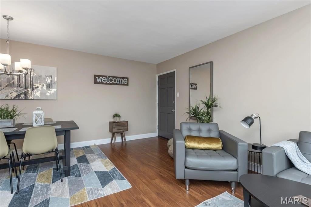 7553 Buckingham Dr - Photo 5 of 17