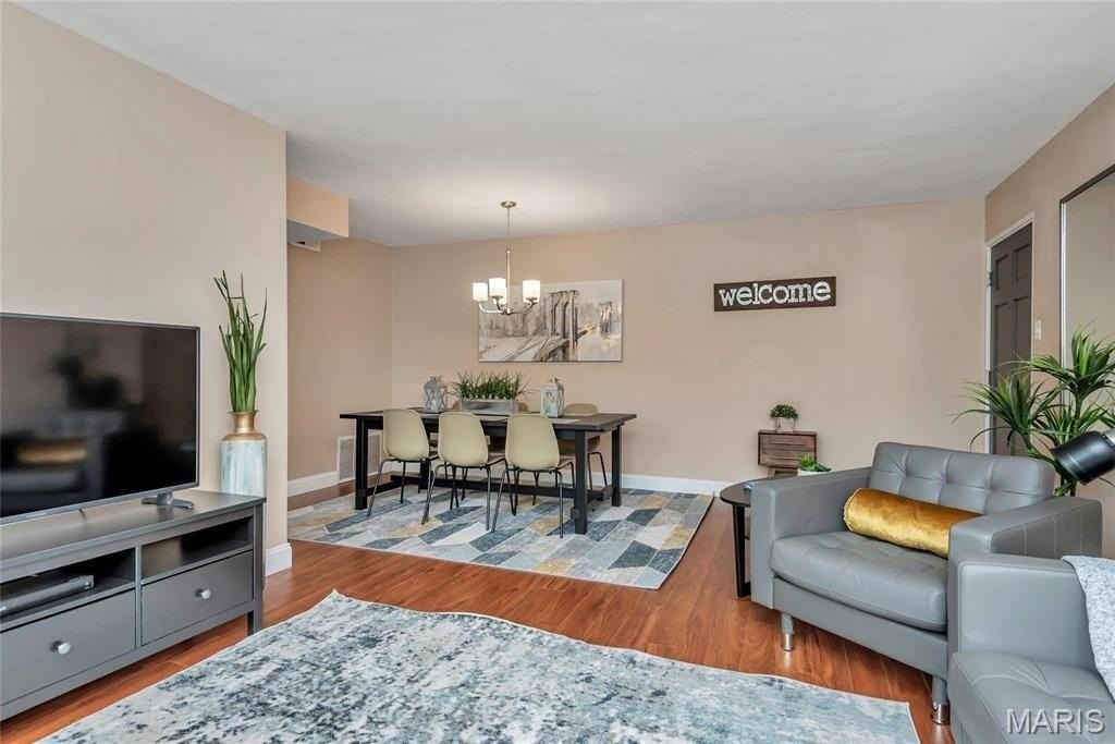 7553 Buckingham Dr - Photo 6 of 17