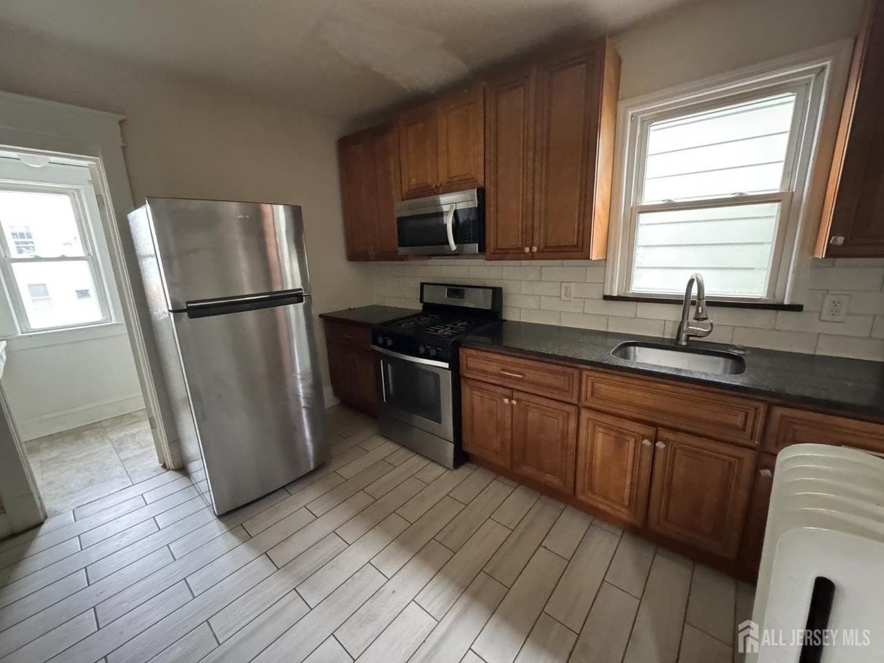 7 Maple St - Photo 2 of 7