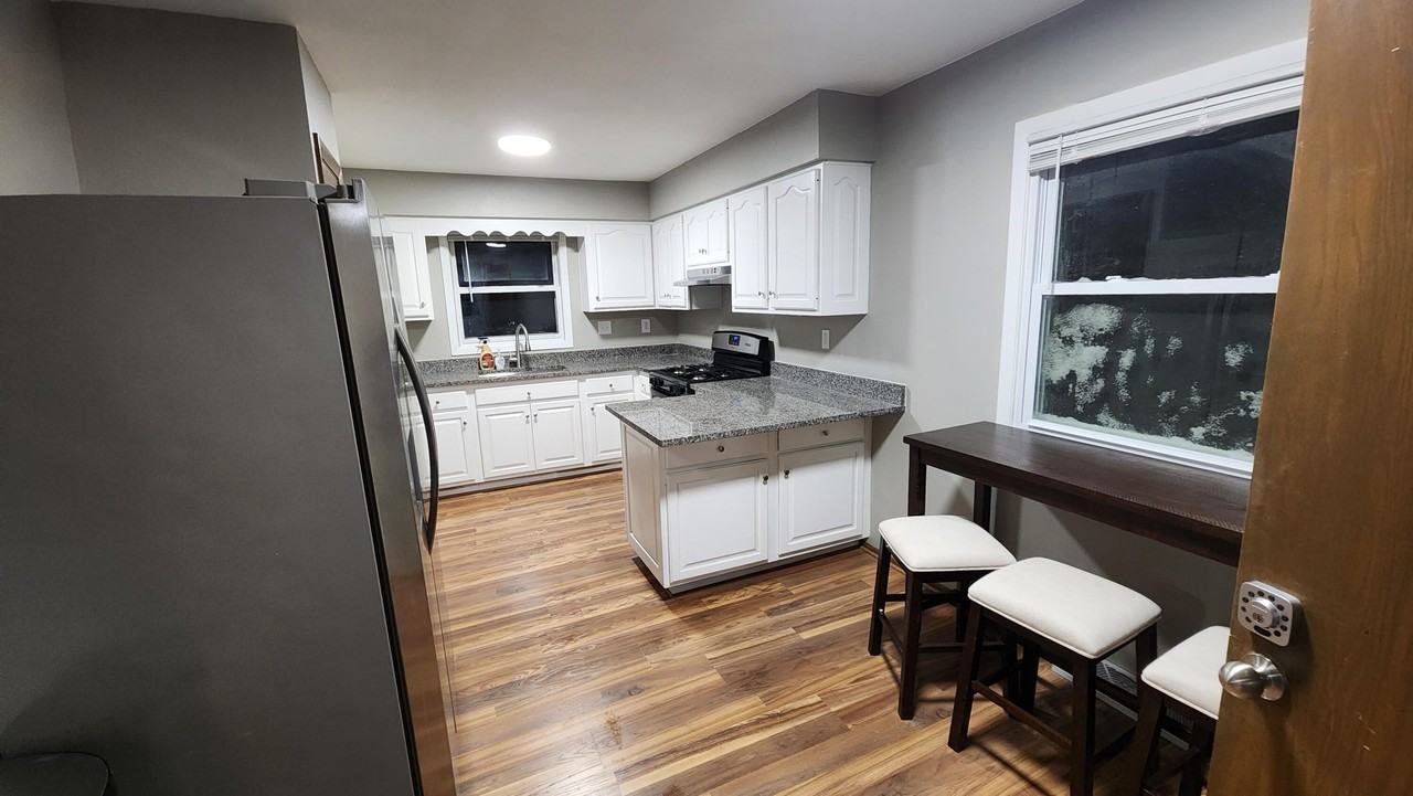 4259 Teakwood Ct - Photo 2 of 12