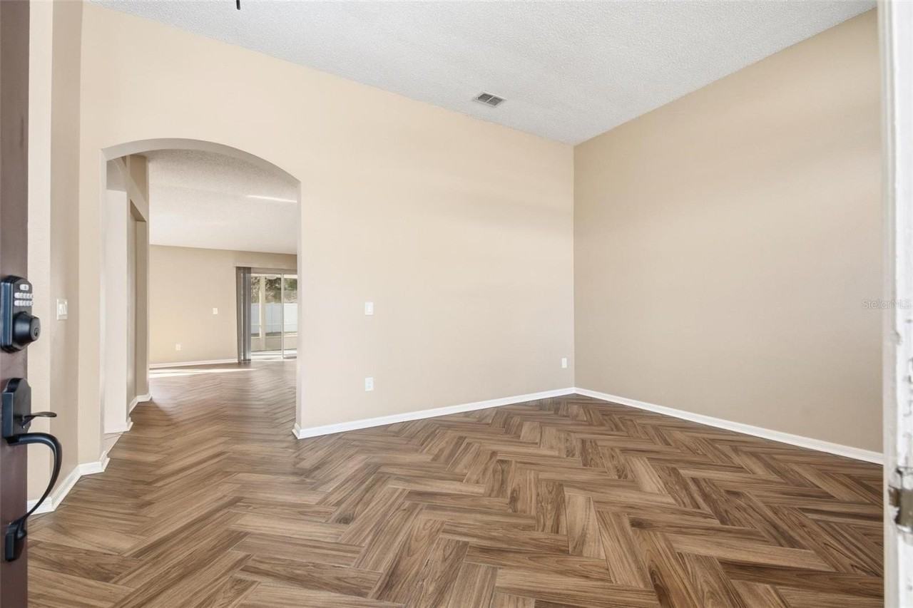 4 Red Oak Pl - Photo 5 of 38