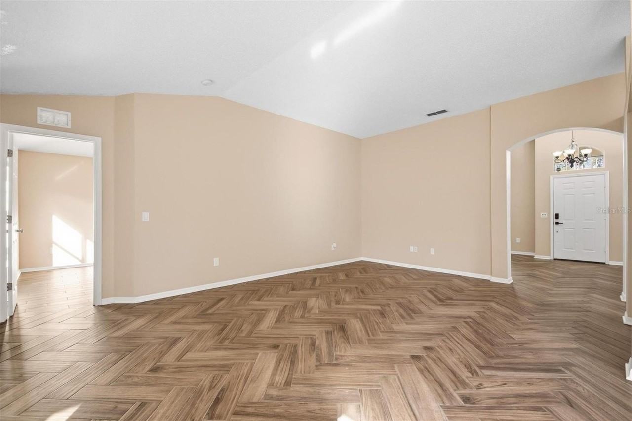 4 Red Oak Pl - Photo 6 of 38