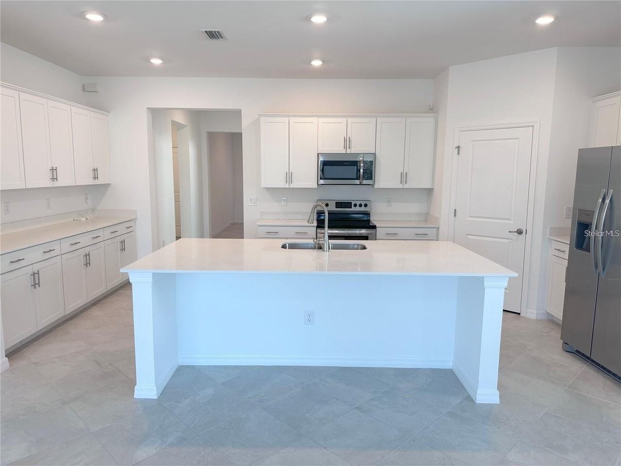 11399 Burgundy Dr - Photo 7 of 35