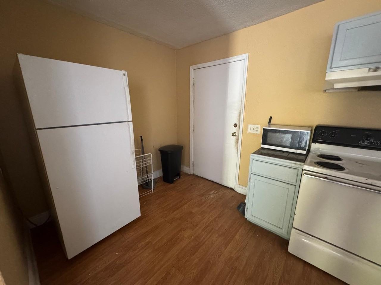 140 E 12th St - Photo 5 of 13